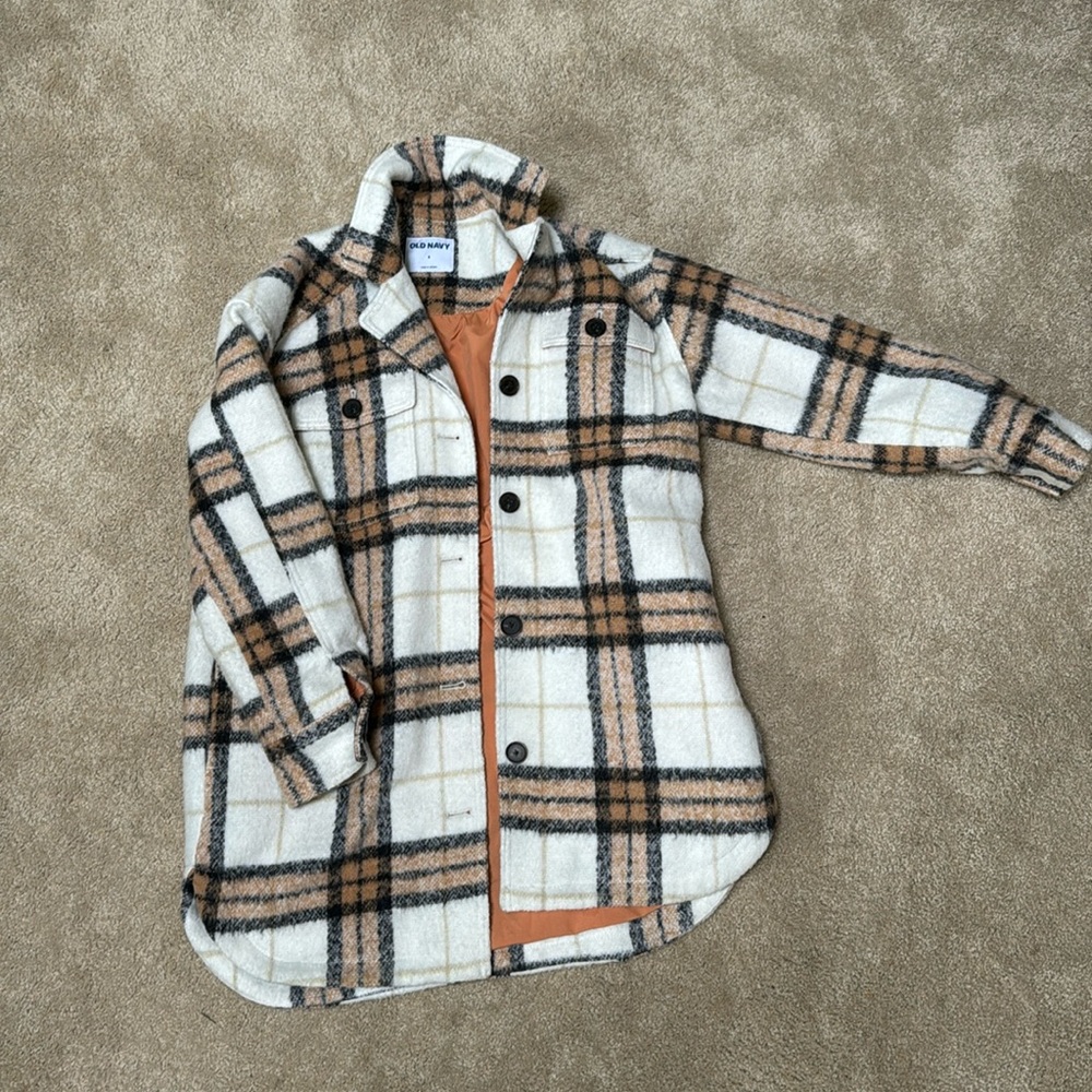 WILL BE DONATED ON 12/12. Make an offer!!